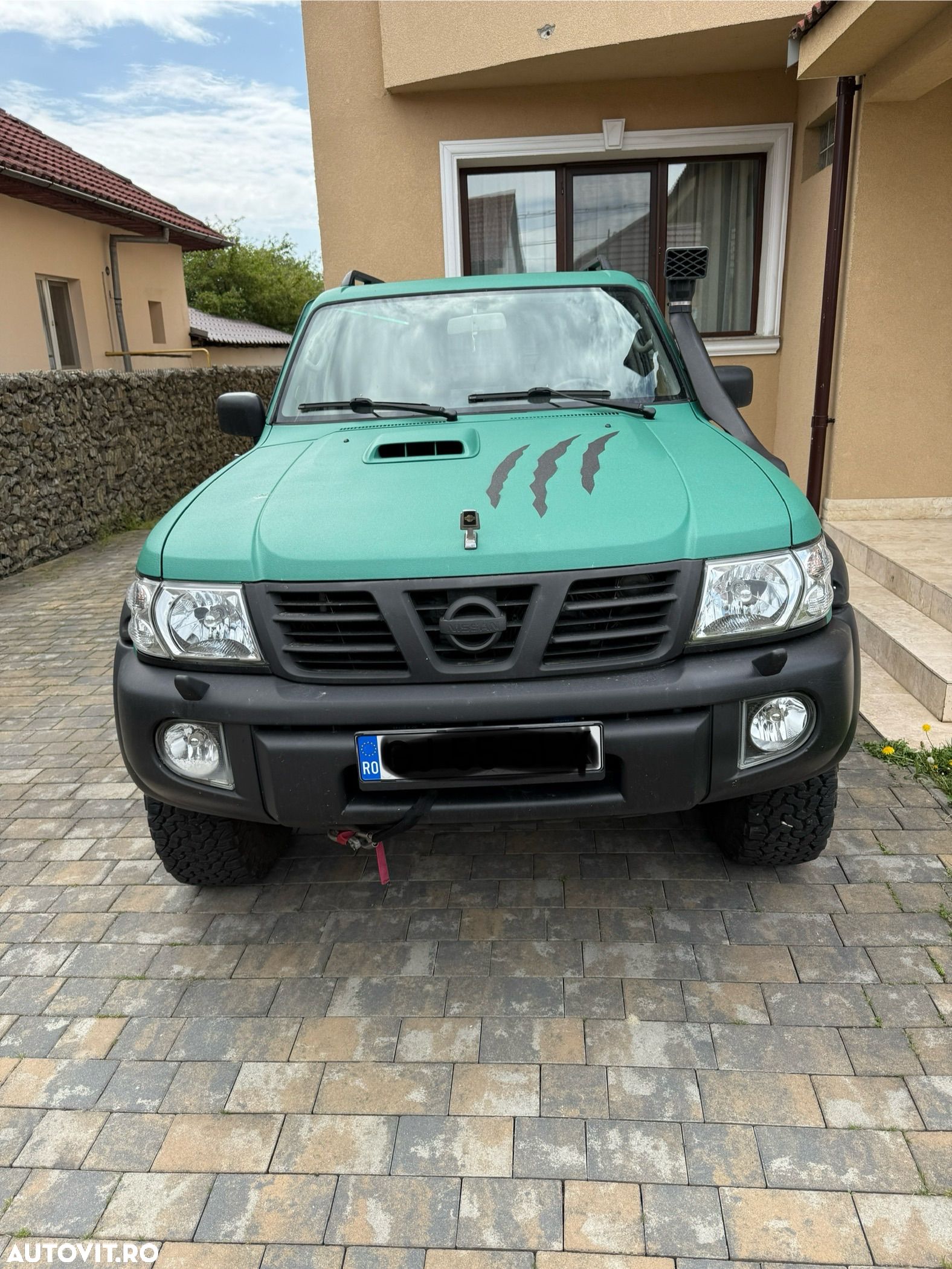 Nissan Patrol - 1