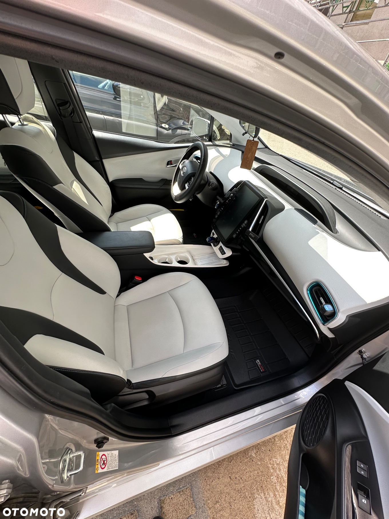 Toyota Prius 1.8 Hybrid Premium - 9