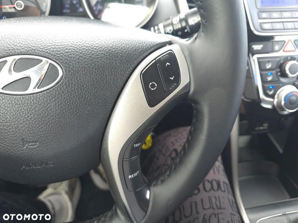 Hyundai i30 1.6 Classic + - 22