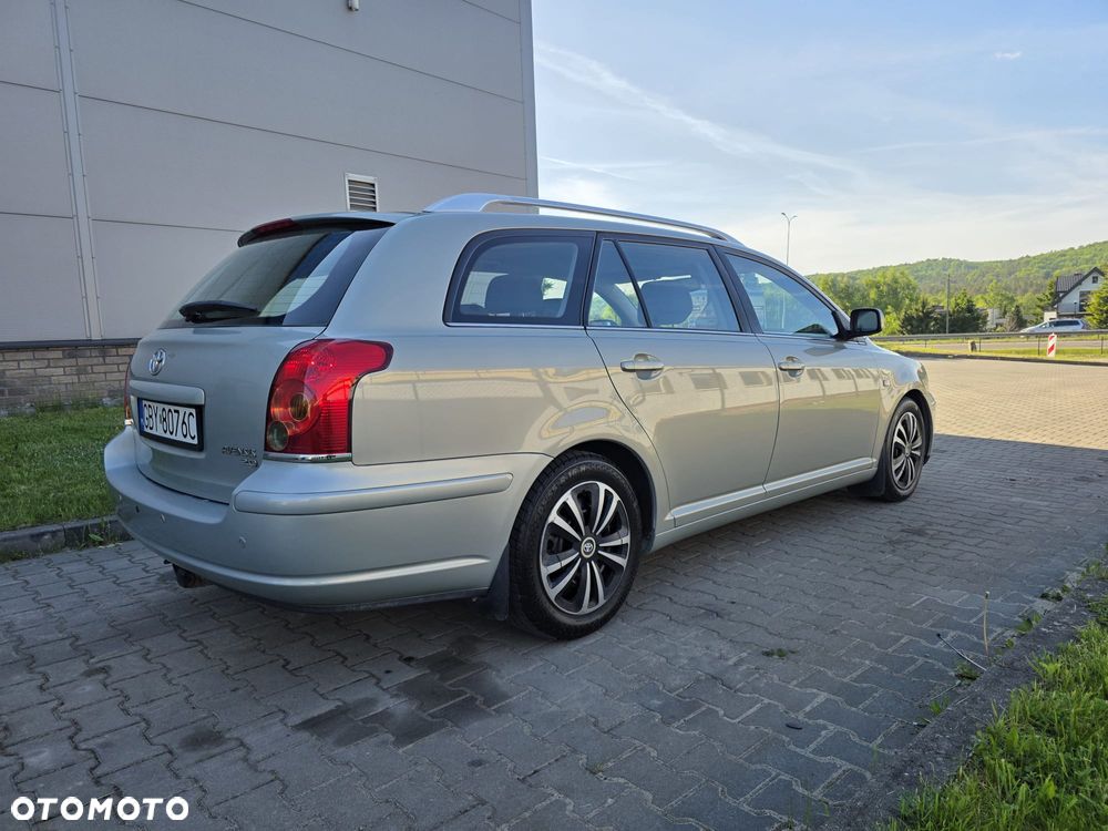 Toyota Avensis 2.0 VVT-i High - 5