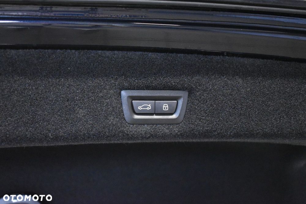 BMW Seria 7 - 33