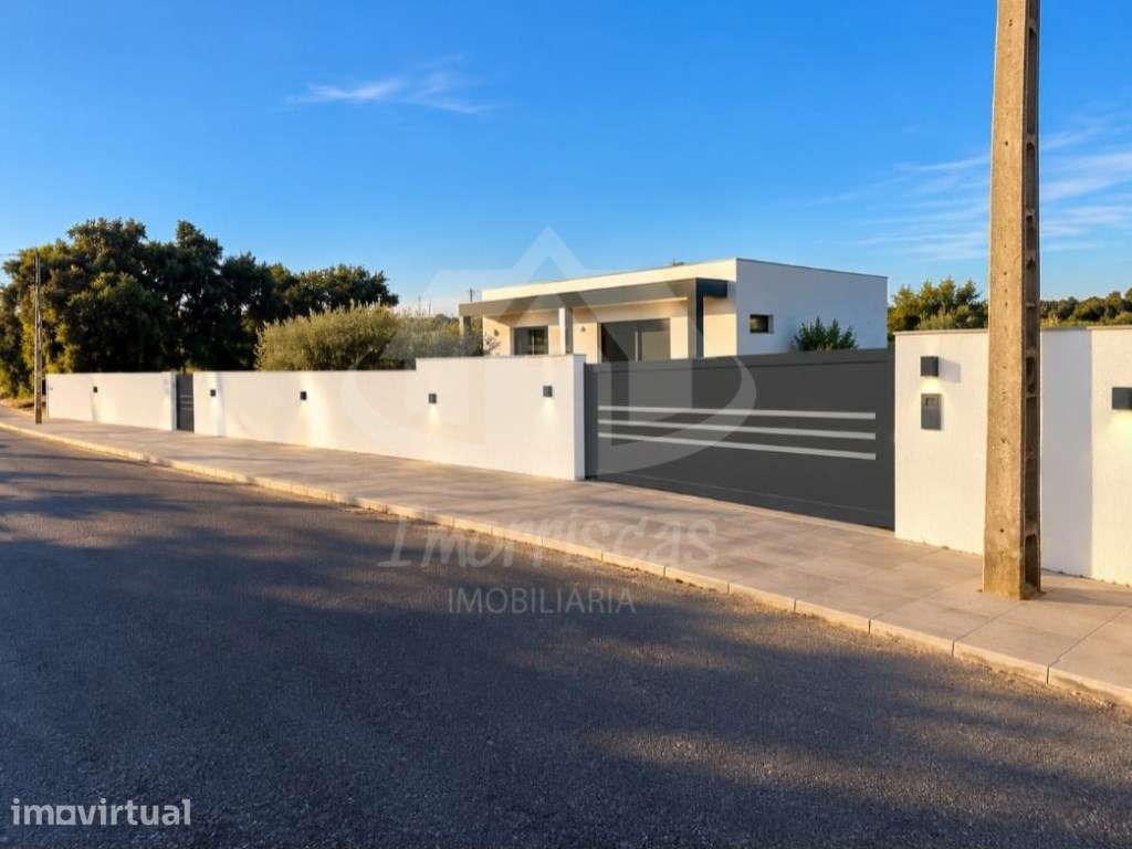 Moradia Térrea Isolada com Piscina e 5.000 M² de Terreno - Grande imagem: 4/39