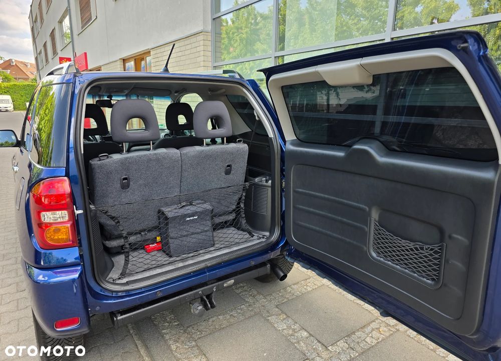 Toyota RAV4 - 10