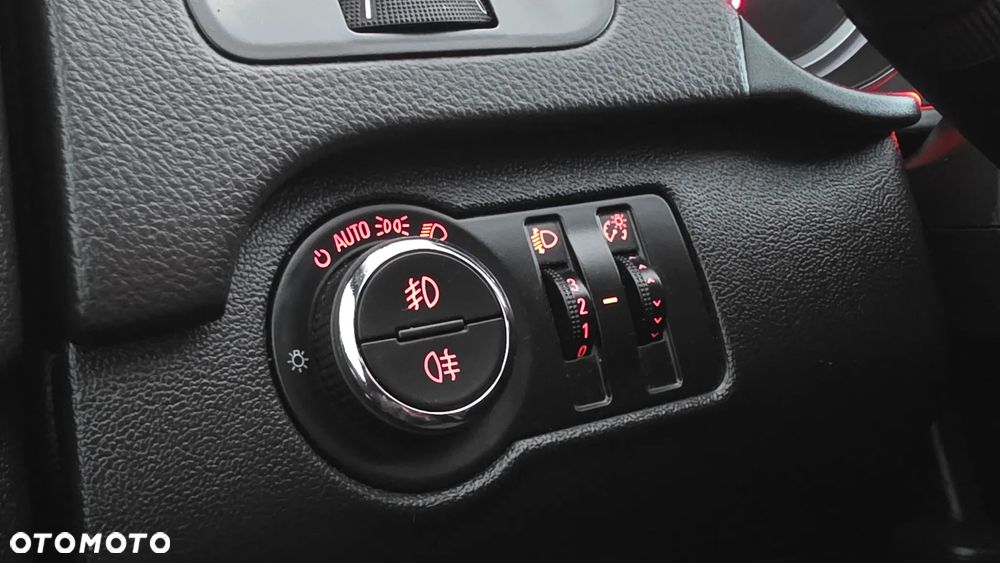 Opel Insignia 1.6 T Cosmo - 23