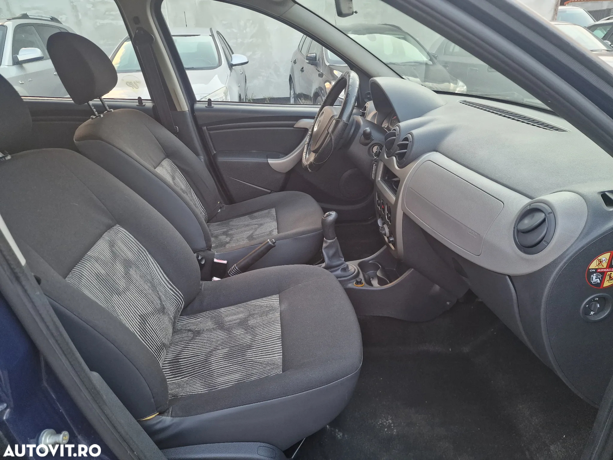 Dacia Sandero 1.2 16V 75 Celebration - 7
