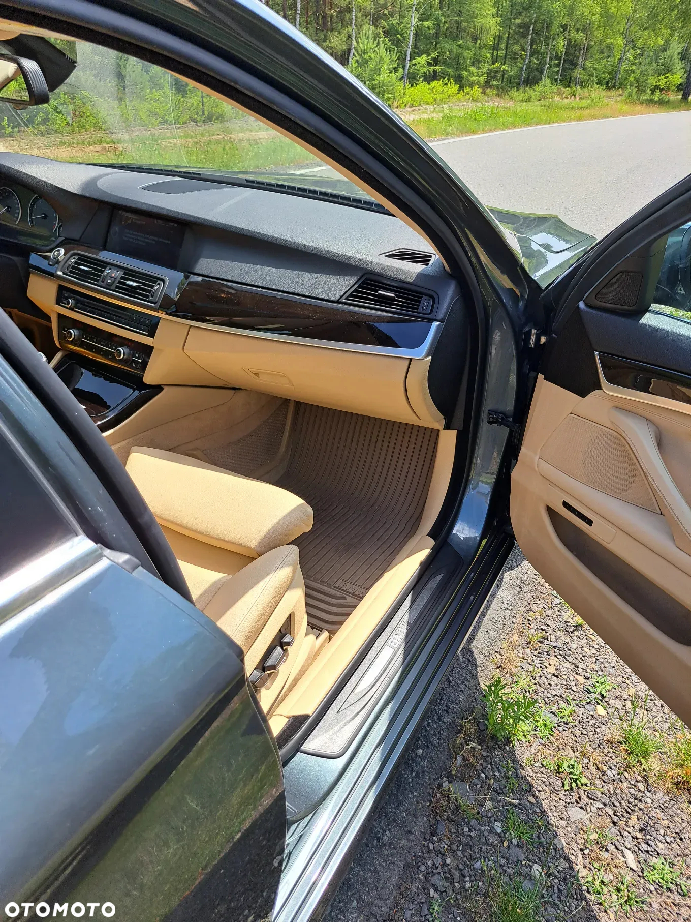BMW Seria 5 535i Luxury Line - 32