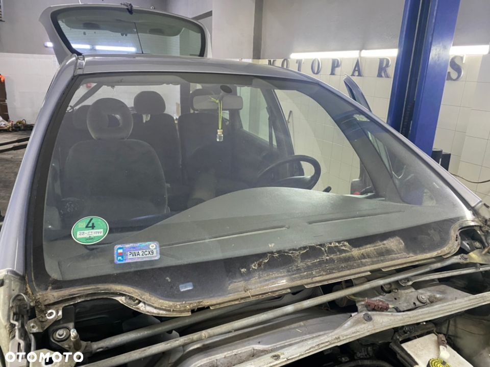 Szyba przednia Xsara Picasso - 1
