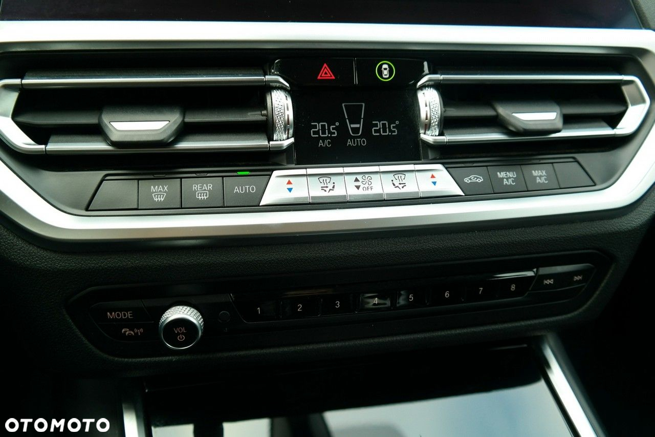 BMW Seria 3 318d Sport Line Shadow - 30