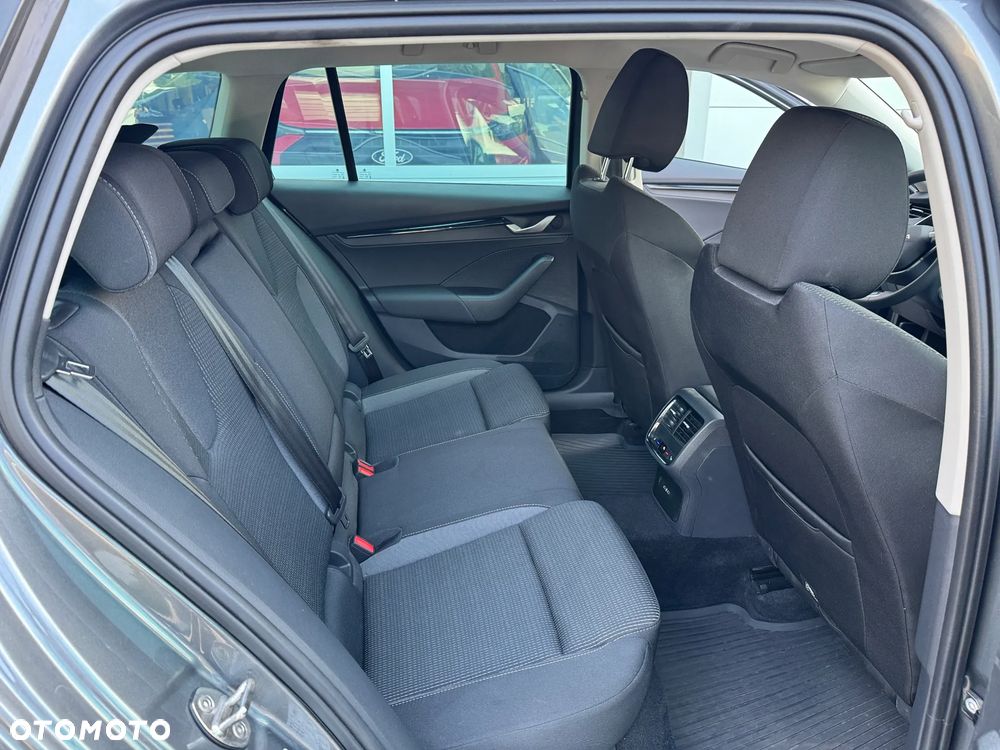 Skoda Octavia 2.0 TSI Selection 4x4 DSG - 17