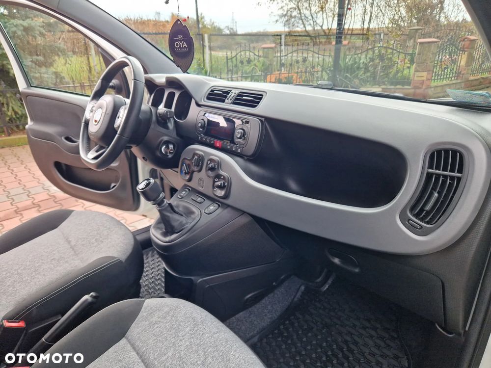 Fiat Panda 1.2 Lounge EU6 - 25