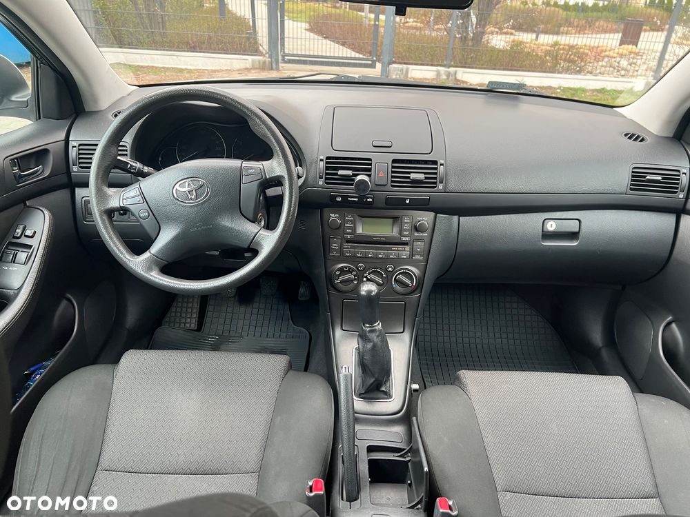 Toyota Avensis - 6