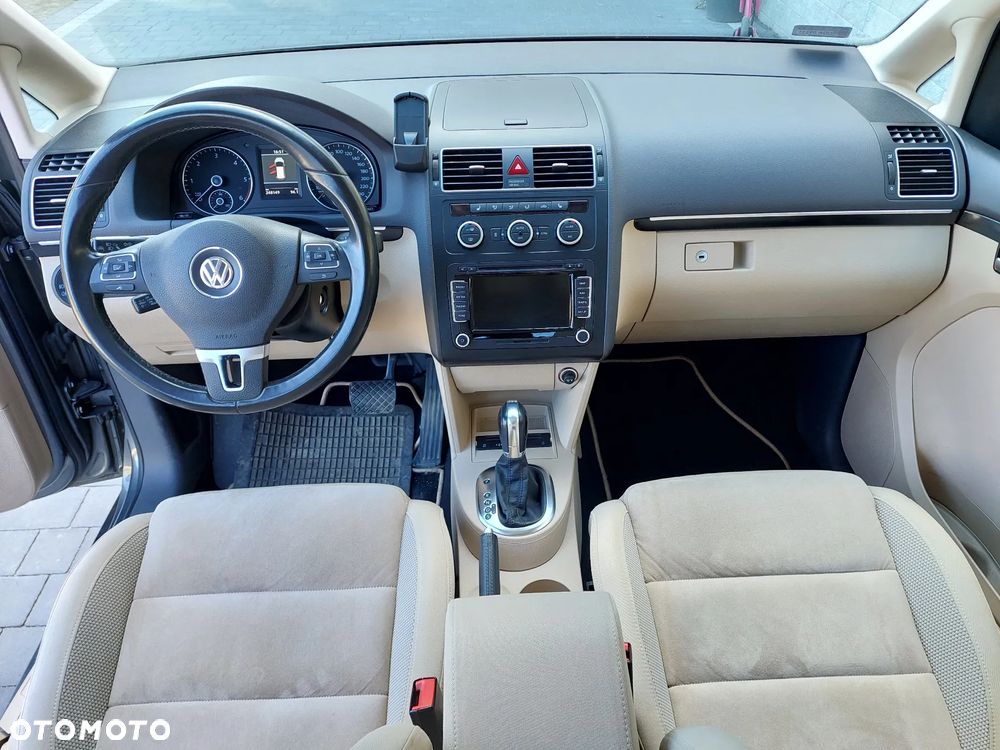 Volkswagen Touran 2.0 TDI Highline DSG - 8
