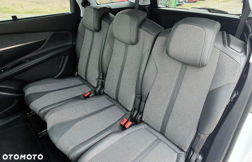 Peugeot 5008 - 21