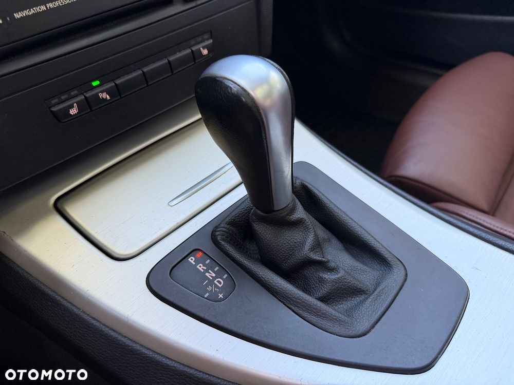 BMW Seria 3 330i - 20