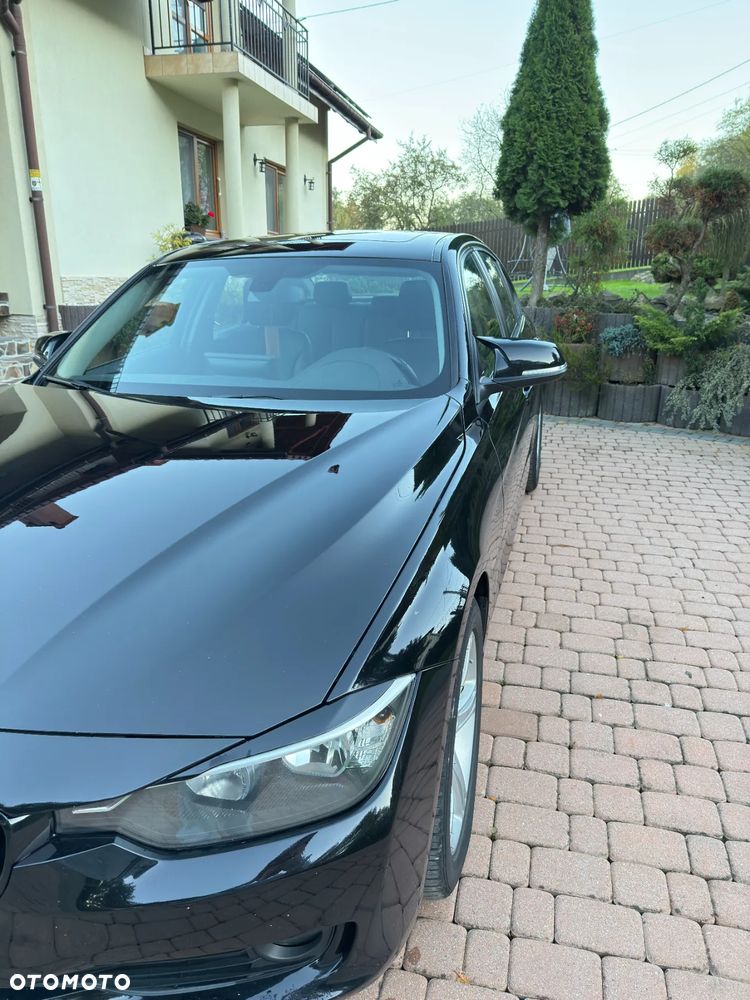 BMW Seria 3 320i xDrive - 16