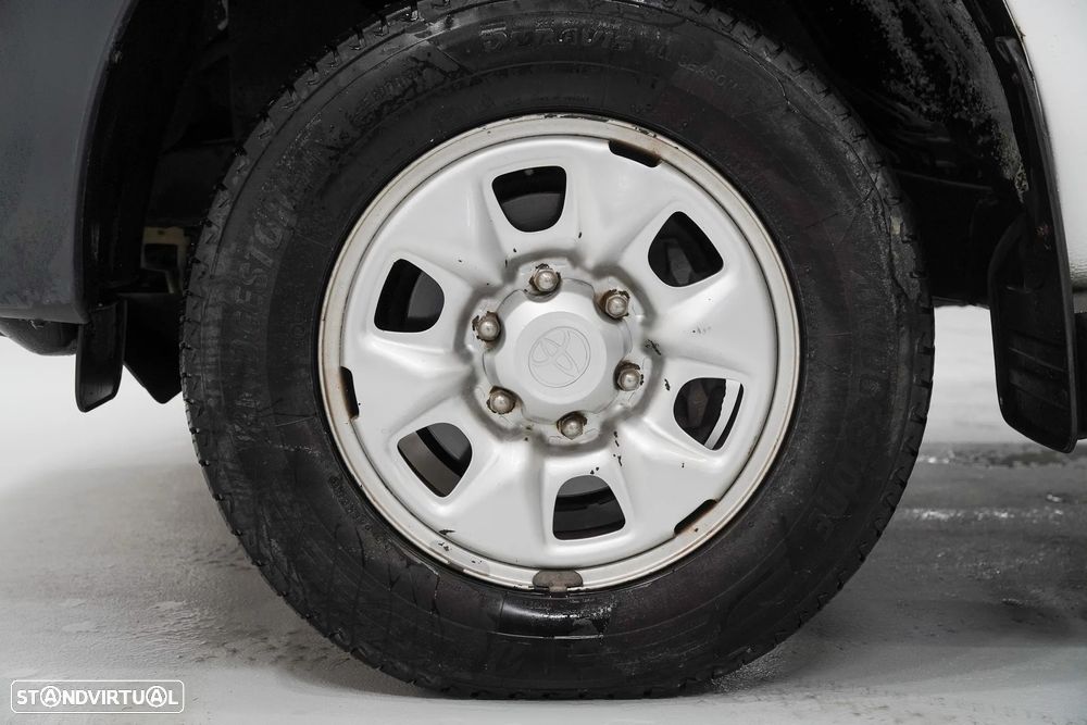 Toyota Hilux 2.5 D-4D 2WD CD AC - 9
