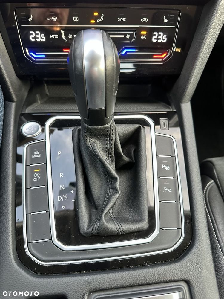 Volkswagen Passat 2.0 TSI Elegance DSG - 17