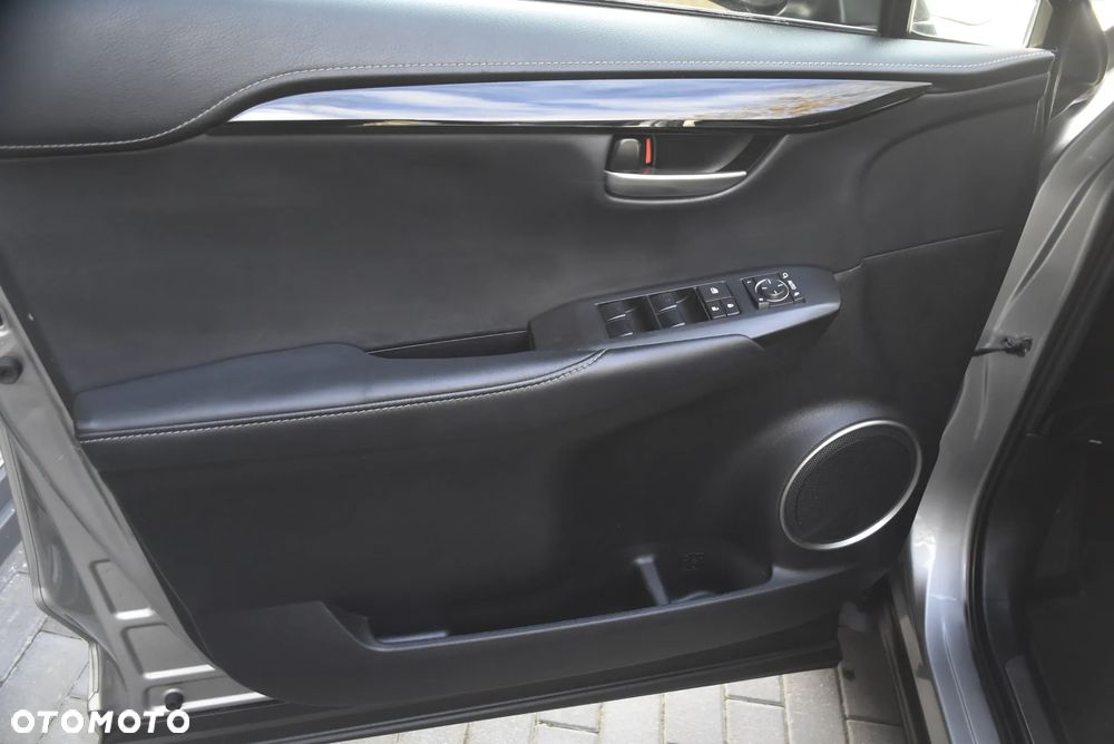Lexus NX 300h Comfort AWD - 23