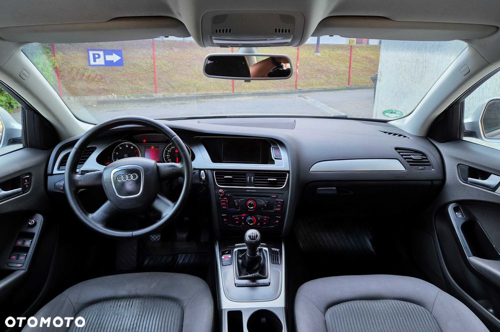 Audi A4 Limousine - 8