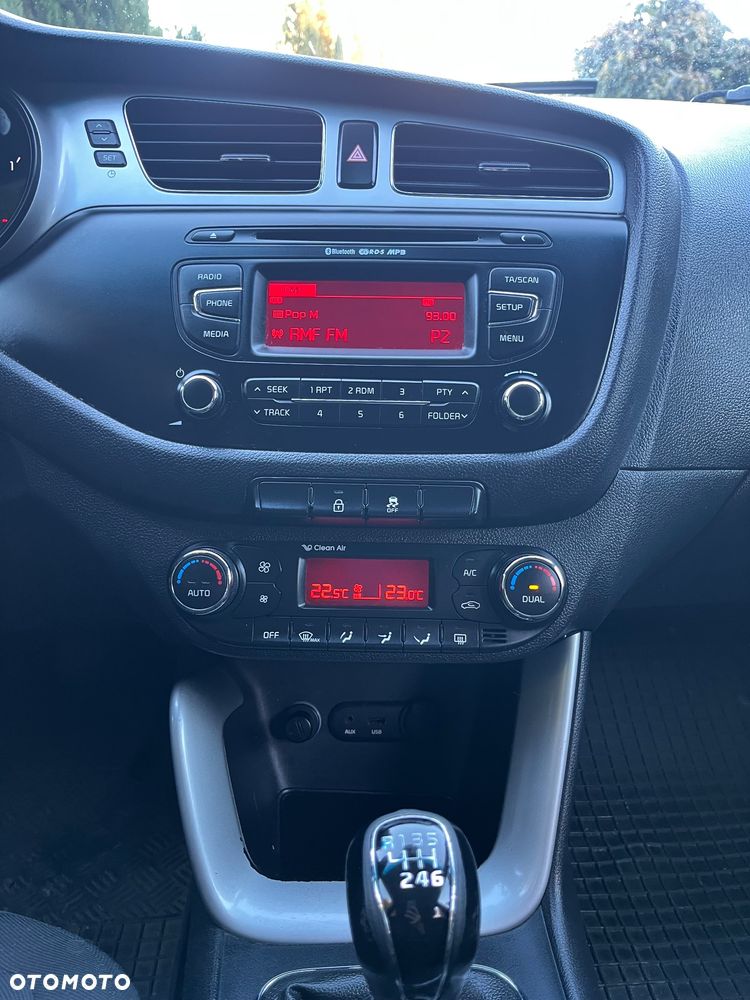 Kia Ceed - 12