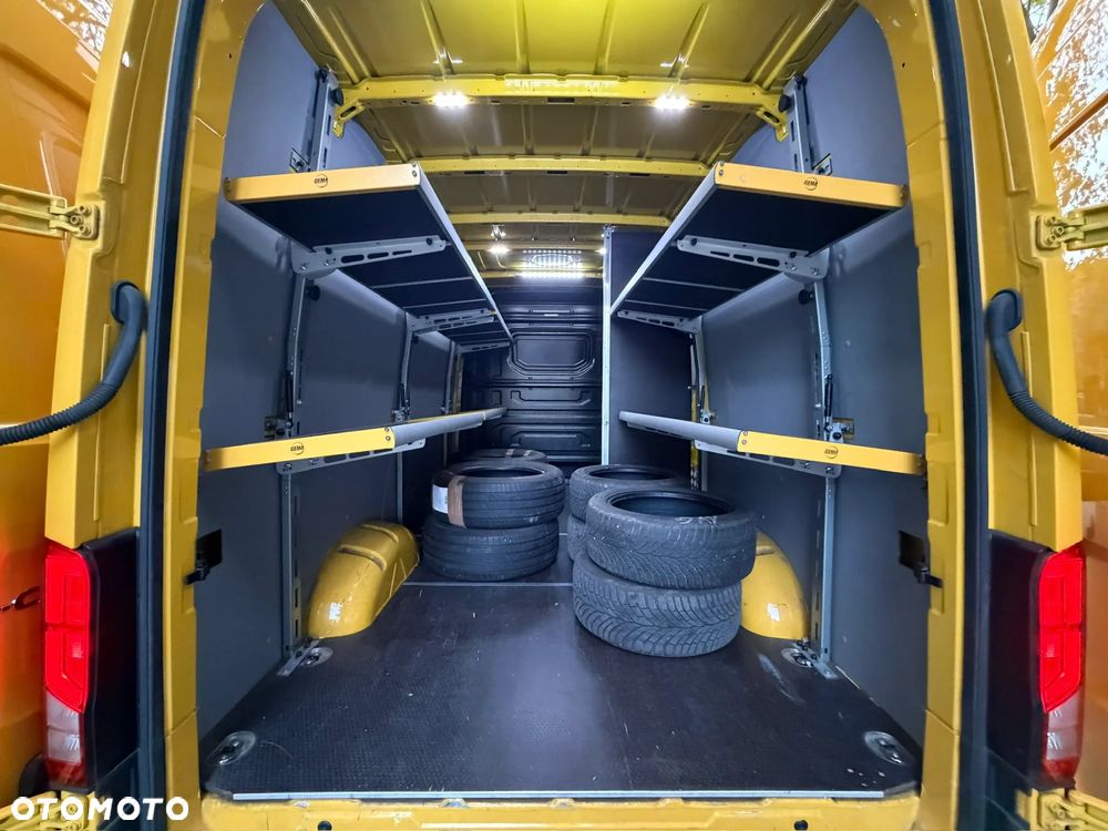 Volkswagen E-CRAFTER - 32