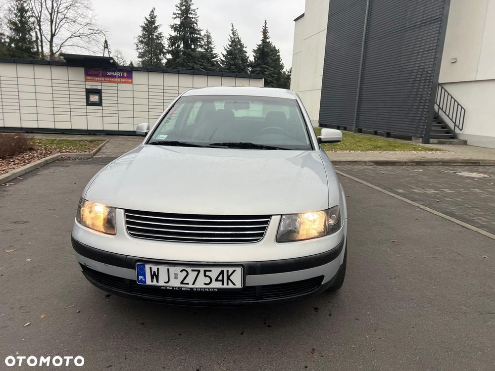 Volkswagen Passat 1.8T Trendline - 4