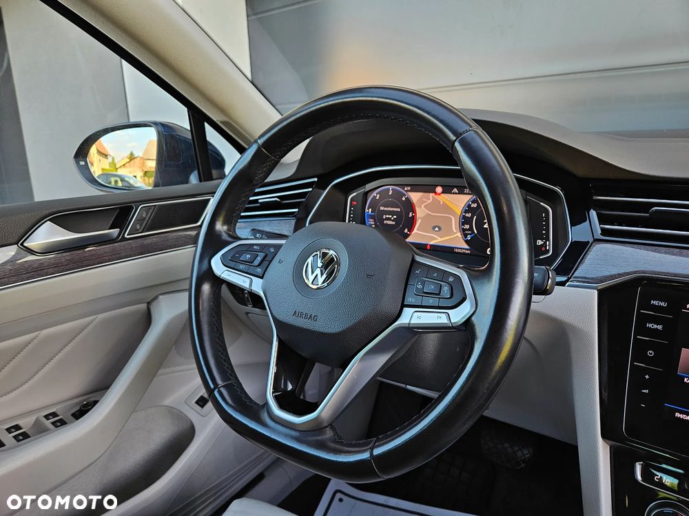 Volkswagen Passat 2.0 TDI EVO Elegance DSG - 10