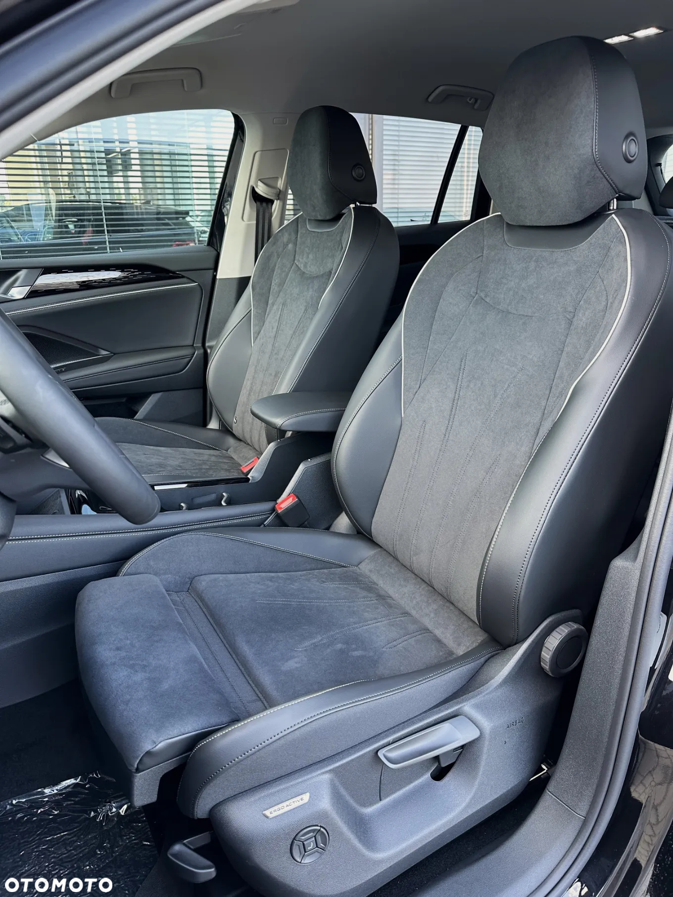 Volkswagen Tiguan 2.0 TDI SCR Elegance DSG - 7