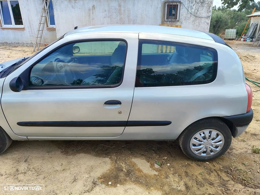 Renault Clio 1.2 RT - 3