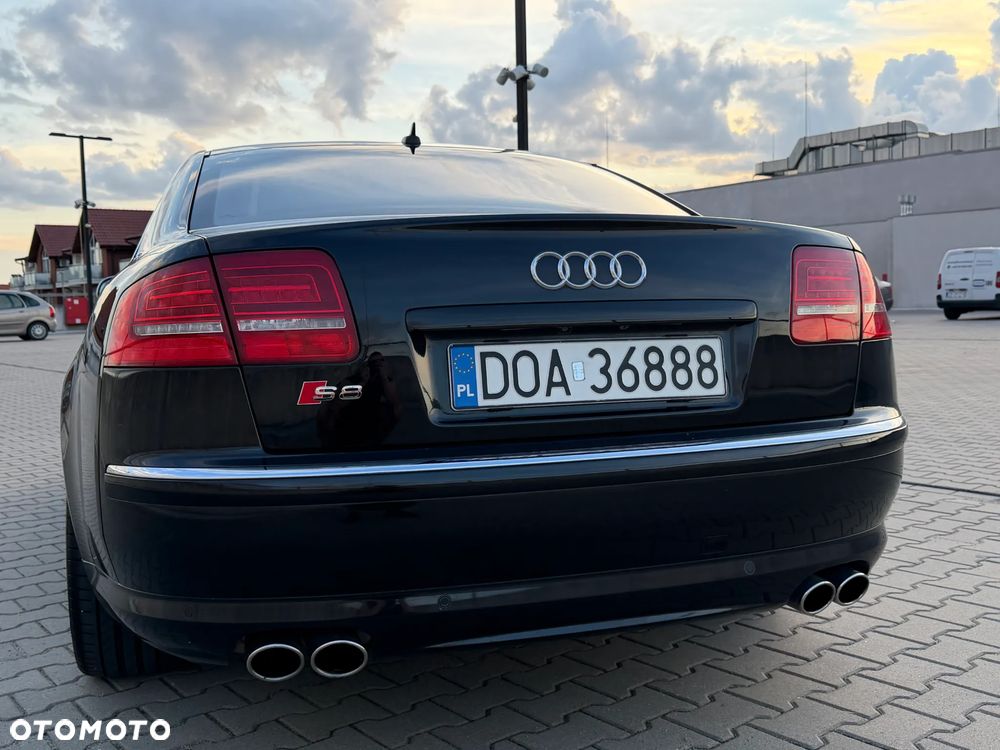 Audi S8 - 9