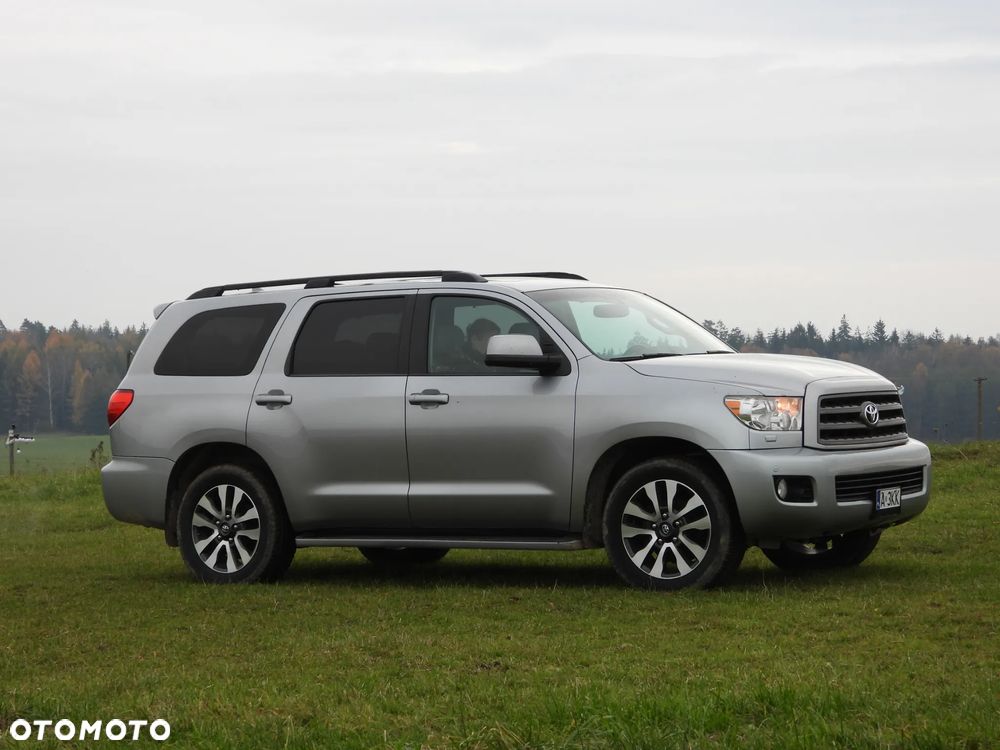 Toyota Sequoia - 3