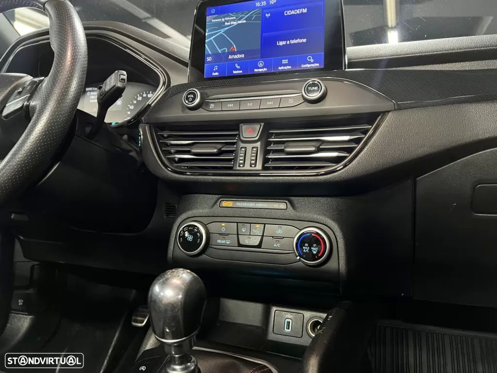 Ford Focus SW 1.5 TDCi EcoBlue ST-Line - 19