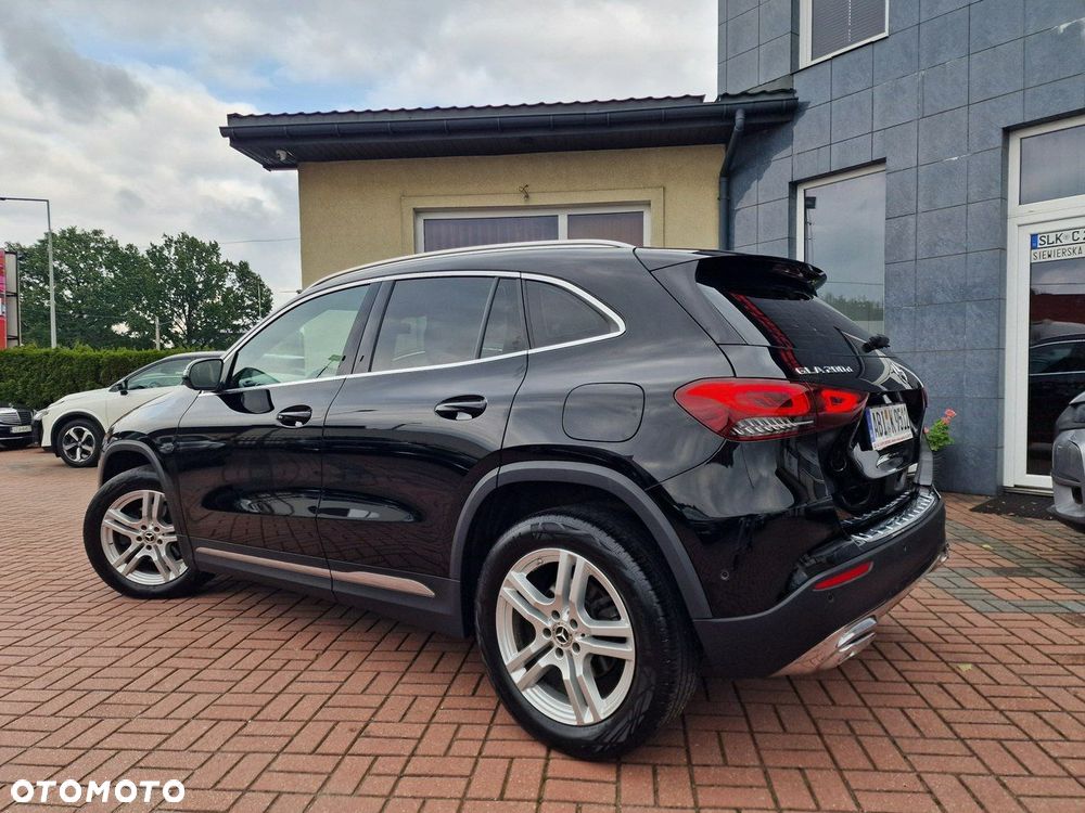 Mercedes-Benz GLA 200 d 8G-DCT Progressive - 8