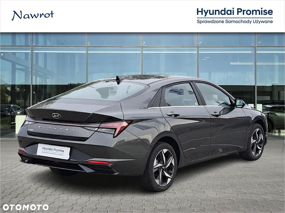 Hyundai Elantra - 5