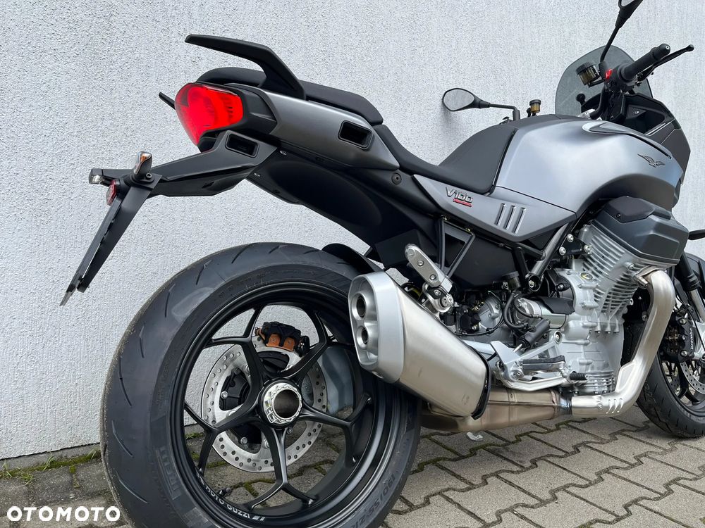 Moto Guzzi V100 Mandello - 13