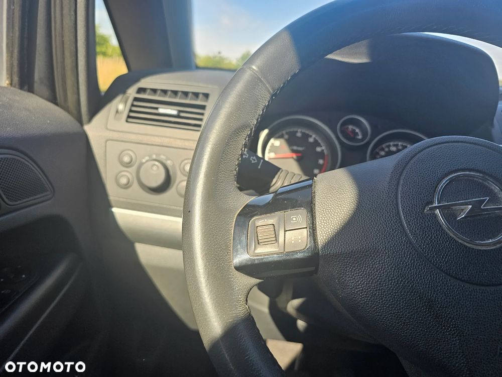 Opel Zafira 1.6 Cosmo - 21