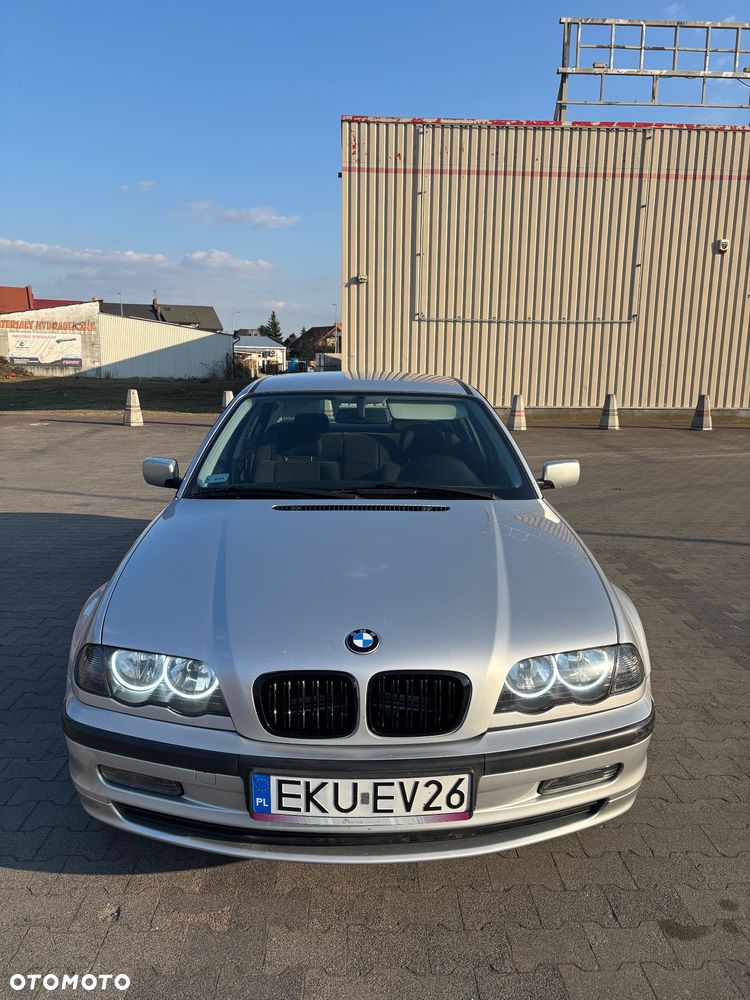 BMW Seria 3 316i - 1