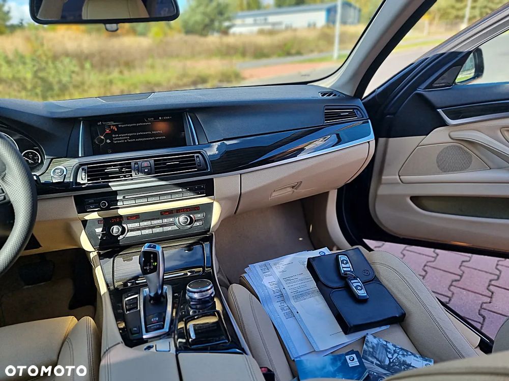 BMW Seria 5 520d Luxury Line sport - 24