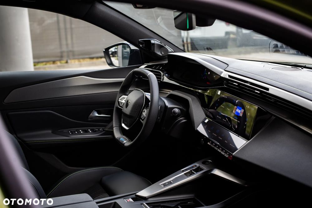 Peugeot 408 1.6 Plug-in Hybrid 240 GT Exclusive e-DCS7 - 23