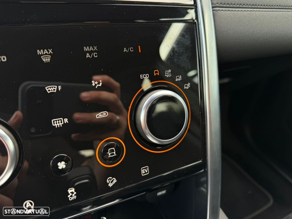 Land Rover Discovery Sport P300e Dynamic SE - 58