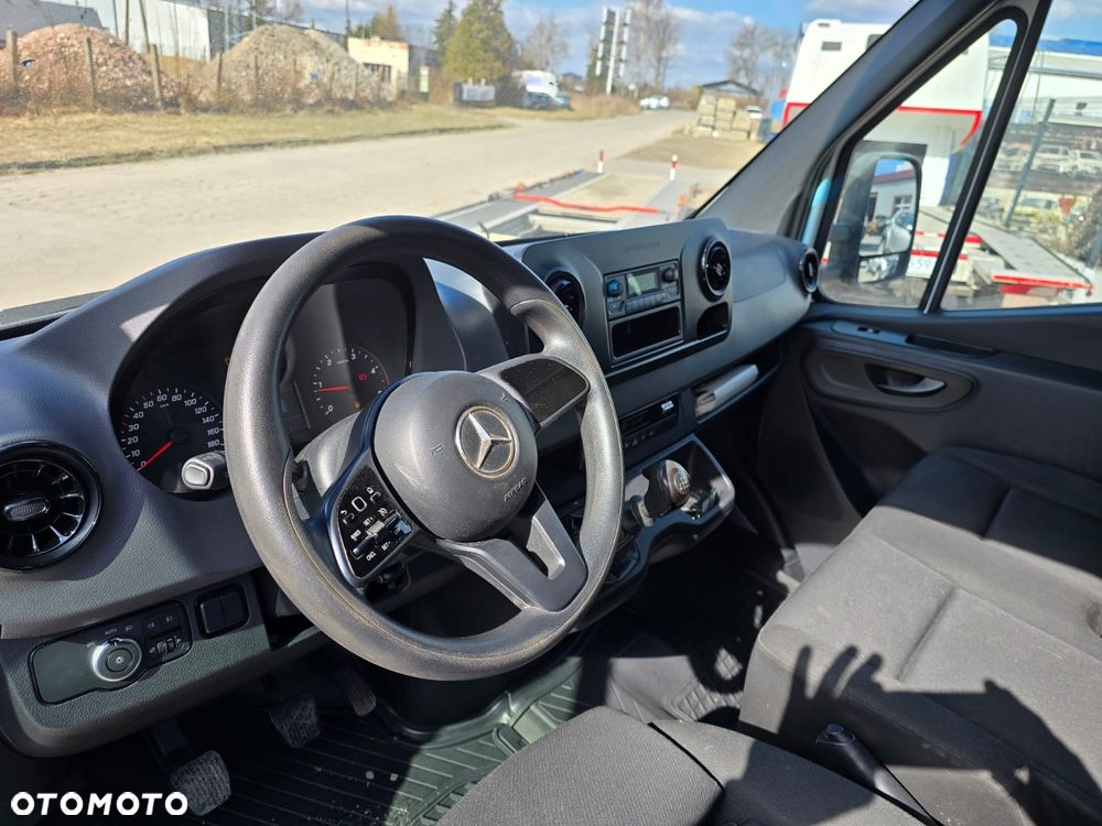 Mercedes-Benz Sprinter - 5