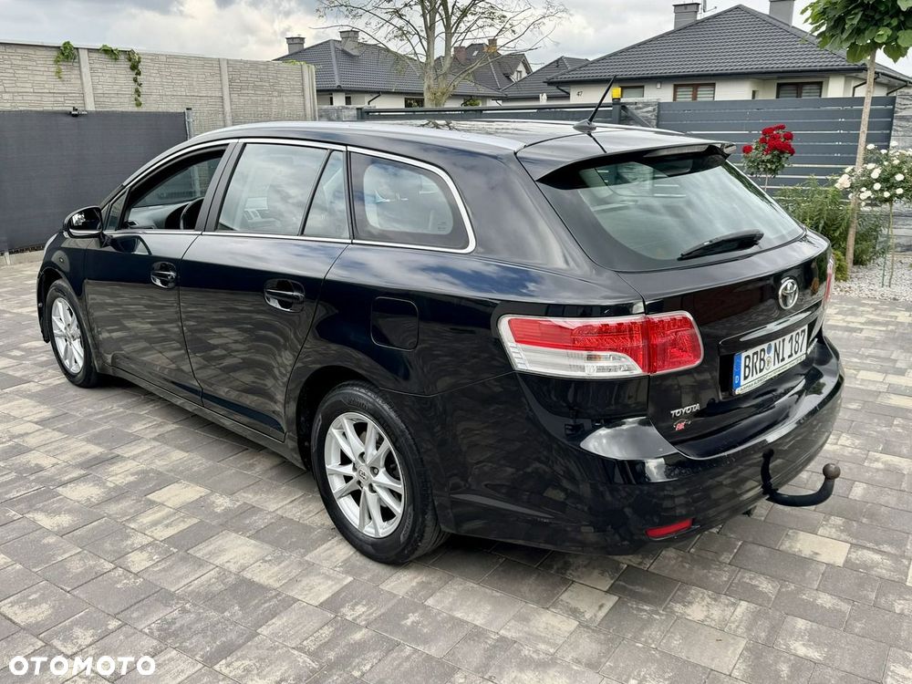 Toyota Avensis - 5