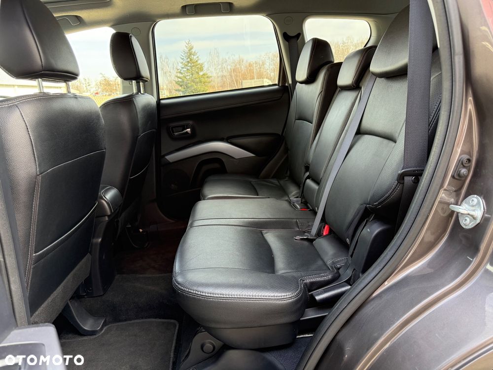 Mitsubishi Outlander 2.2 DI-D 4WD TC-SST Instyle - 21