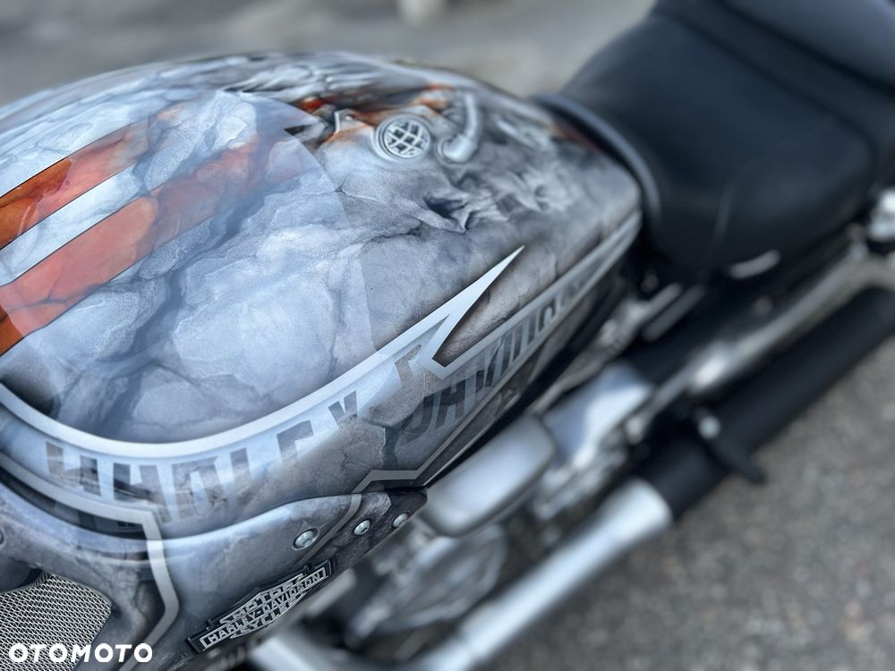 Harley-Davidson V-Rod Muscle - 3