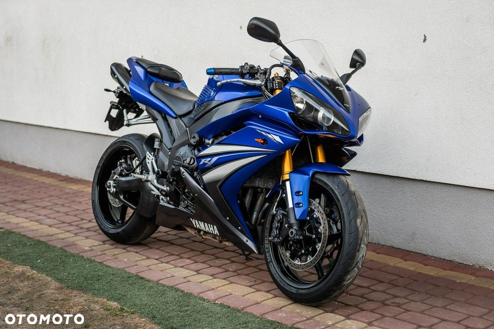 Yamaha R1 - 2