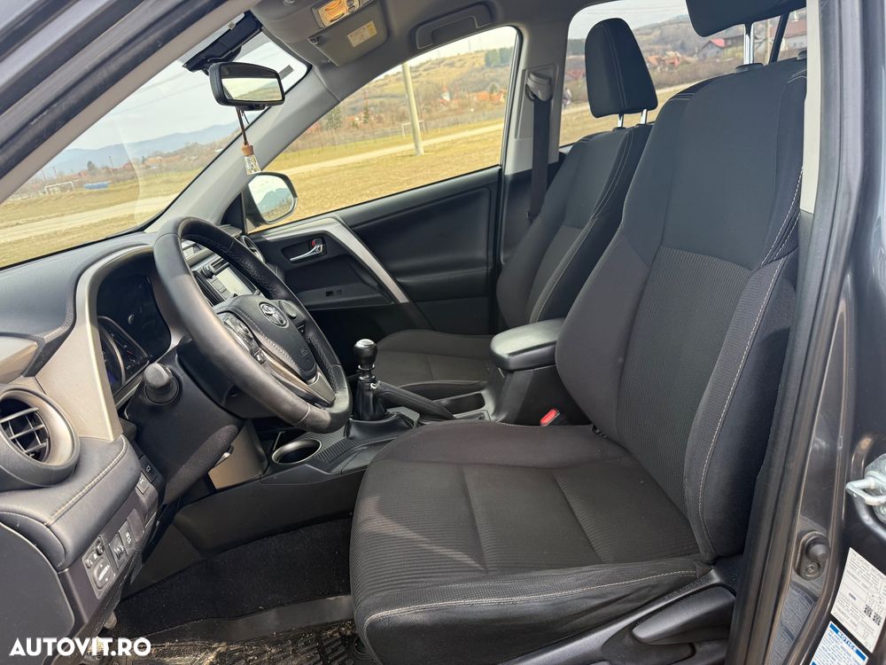 Toyota RAV4 2.0 D-4D 2WD Comfort - 10