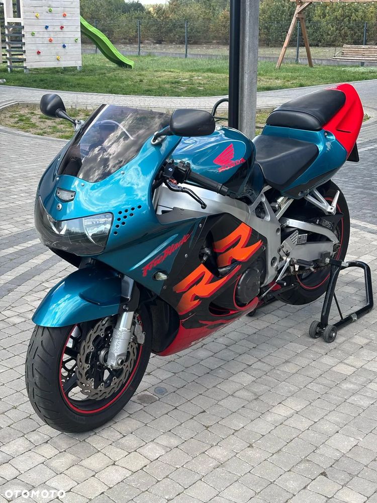 Honda CBR - 1