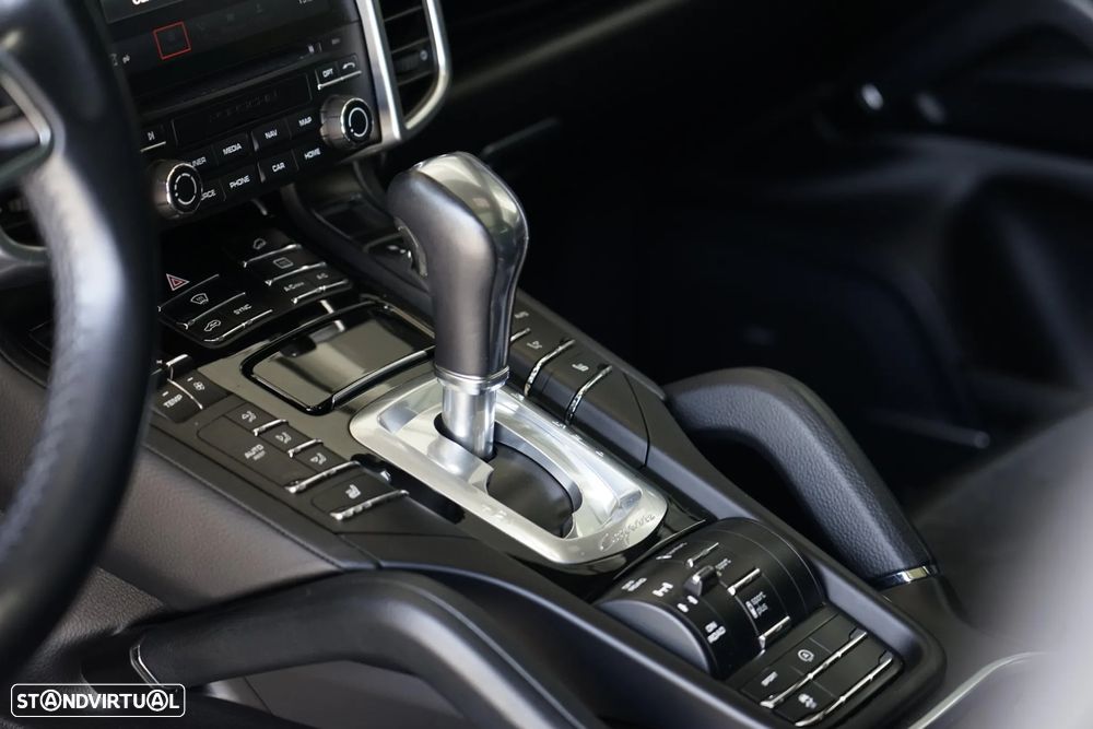 Porsche Cayenne Diesel Platinum Edition - 15