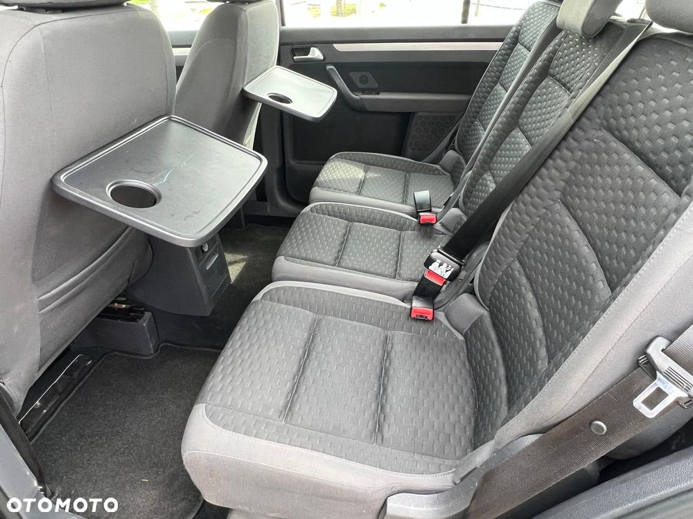 Volkswagen Touran 1.9 TDI DPF BlueMot Highline - 20