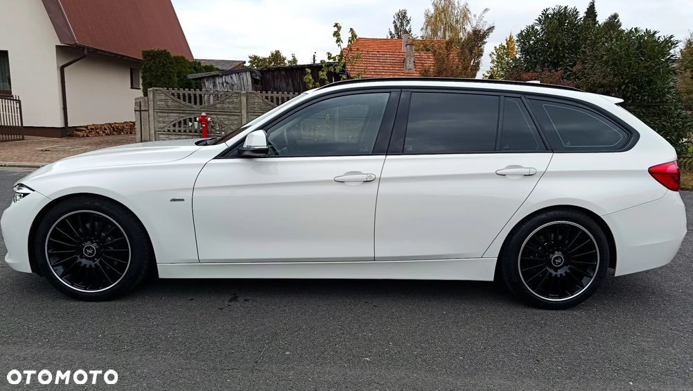 BMW Seria 3 320d Sport - 25